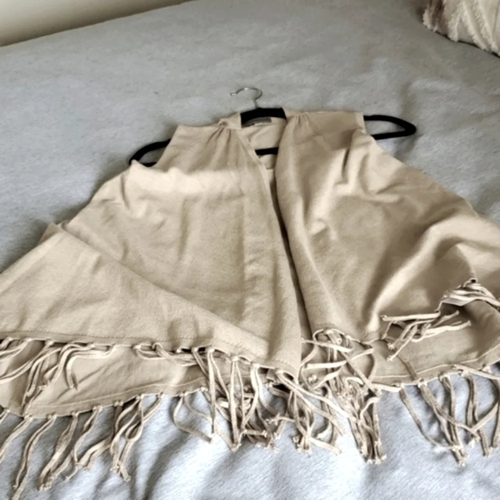 Fringe vest - Picture 3 of 4